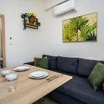 Ethra T Apartment *